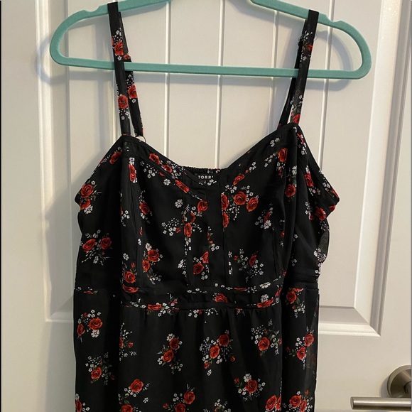 ❌SOLD❌ BLACK FLORAL CHIFFON CAMI - Picture 3 of 6